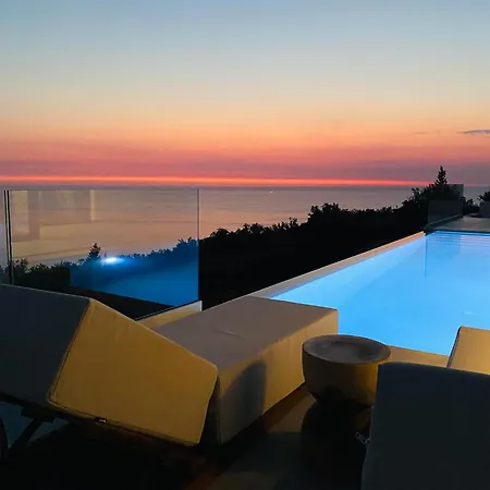 Nimbus Villa Kalamitsi (Lefkada)